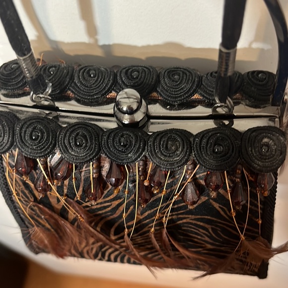 Moo Roo Handbag Gorgeous Rare Black/Bronze wristlet style w/feathers & beads. - Picture 3 of 7